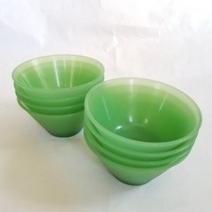 Retro Bowl Mid-Century Green Lucite Acrylic Platic
